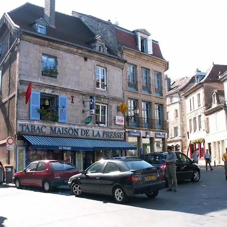 Cozy In Auvergne France With Terrace Offering Mountain Views Ferrières-sur-Sichon
